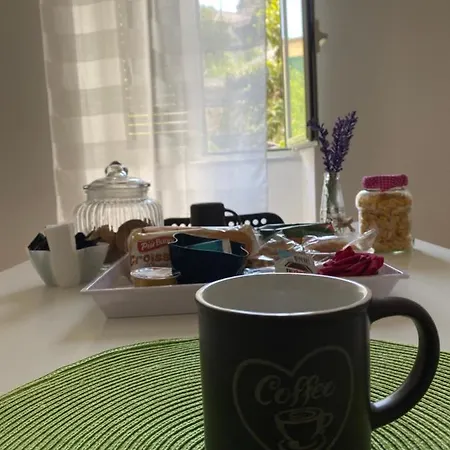 ゲストハウス Le Mirage カステッランマーレ・ディ・スタービア